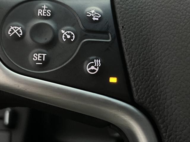 Photo of 2016 White Frost Tricoat GMC Yukon XL