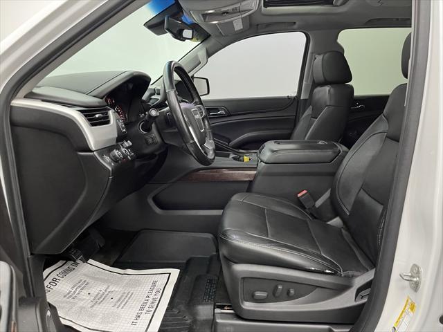 Photo of 2016 White Frost Tricoat GMC Yukon XL