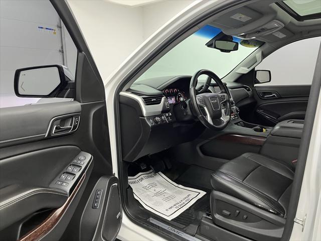 Photo of 2016 White Frost Tricoat GMC Yukon XL
