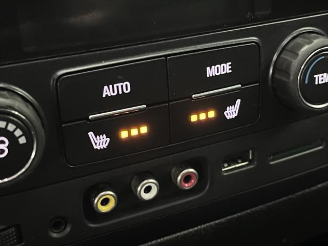 Photo of 2016 White Frost Tricoat GMC Yukon XL