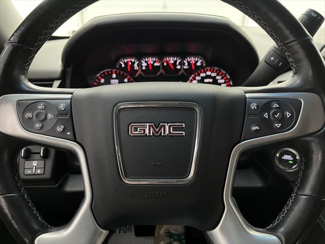 Photo of 2016 White Frost Tricoat GMC Yukon XL