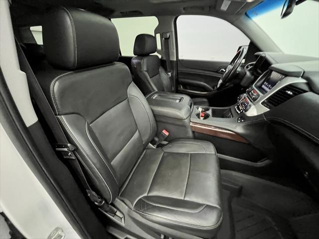 Photo of 2016 White Frost Tricoat GMC Yukon XL