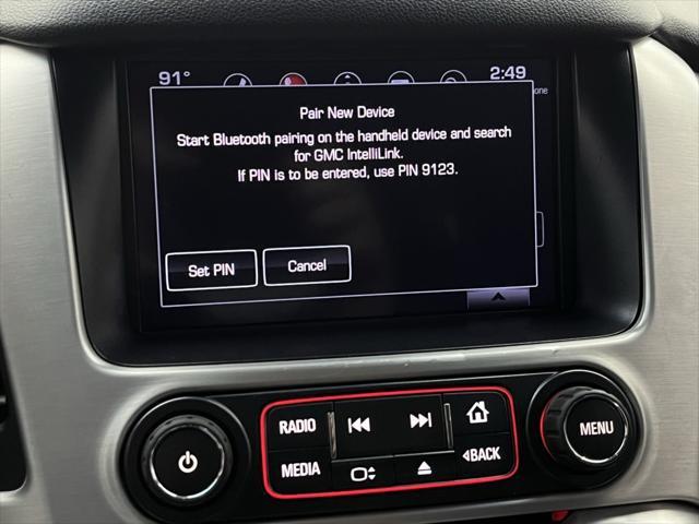 Photo of 2016 White Frost Tricoat GMC Yukon XL