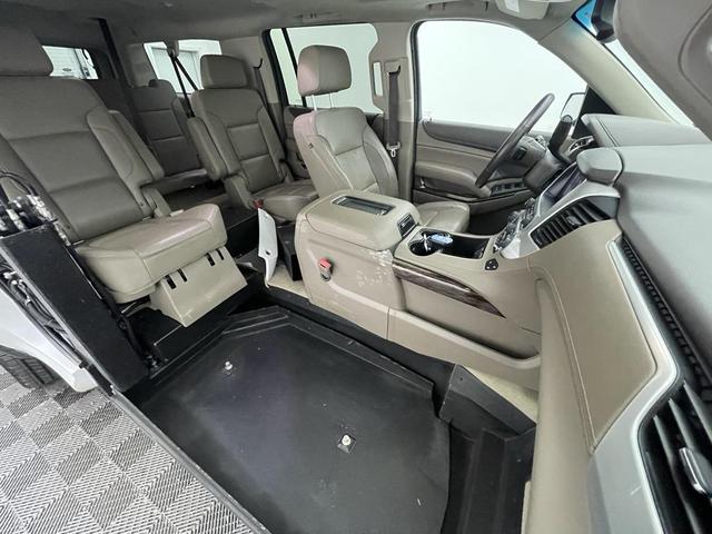 Photo of 2017 White Frost Tricoat GMC Yukon XL