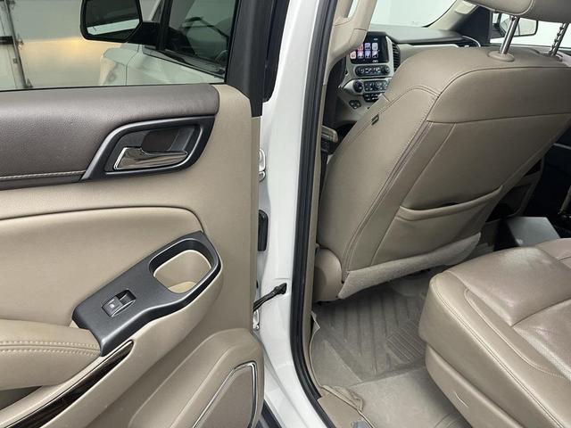 Photo of 2017 White Frost Tricoat GMC Yukon XL
