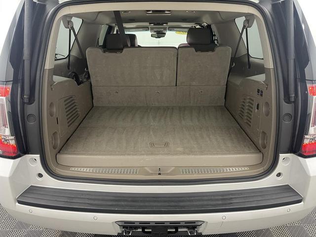 Photo of 2017 White Frost Tricoat GMC Yukon XL