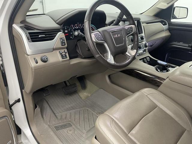 Photo of 2017 White Frost Tricoat GMC Yukon XL