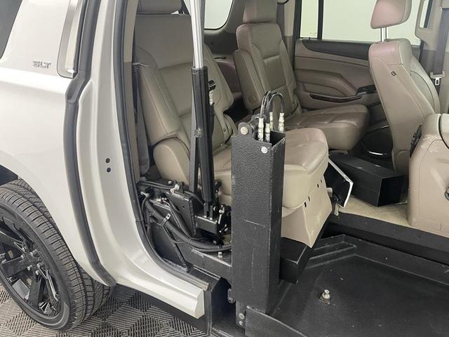 Photo of 2017 White Frost Tricoat GMC Yukon XL