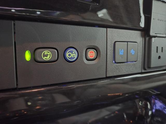 Photo of 2024 Onyx Black GMC Savana 2500