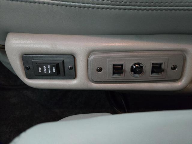 Photo of 2024 Onyx Black GMC Savana 2500