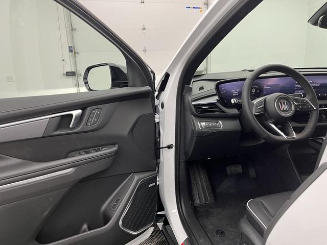 Photo of 2025 Summit White Buick Enclave