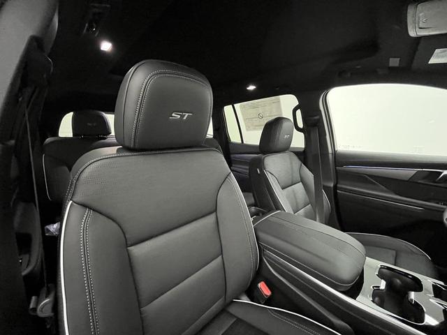 Photo of 2025 Summit White Buick Enclave