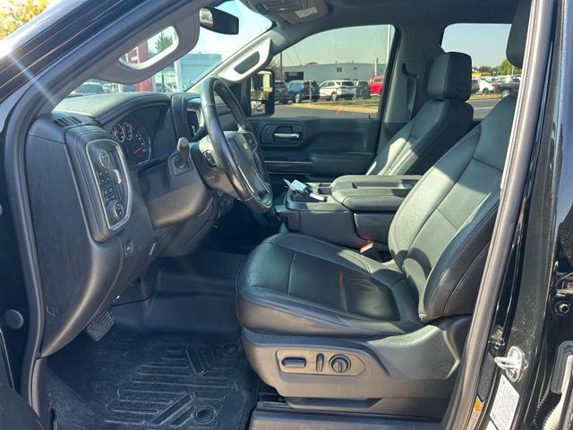 Photo of 2022 Black Chevrolet Silverado 2500
