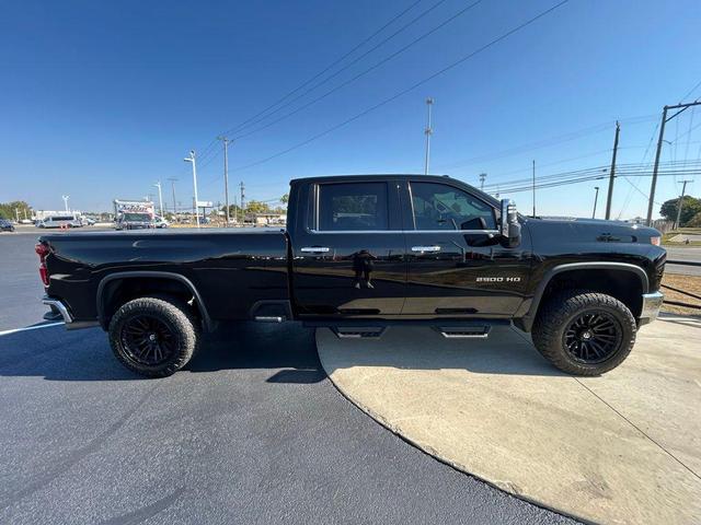 Photo of 2022 Black Chevrolet Silverado 2500