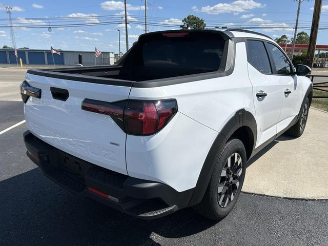 Photo of 2025 Atlas White Hyundai SANTA CRUZ