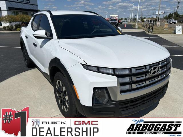 Photo of 2025 Atlas White Hyundai SANTA CRUZ