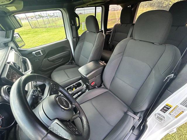 Photo of 2021 Bright White Clearcoat Jeep Wrangler Unlimited