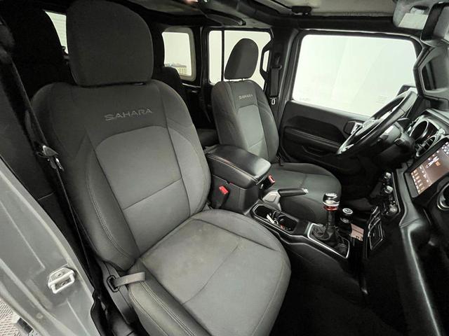 Photo of 2018 Granite Crystal Metallic Clearcoat Jeep Wrangler Unlimited