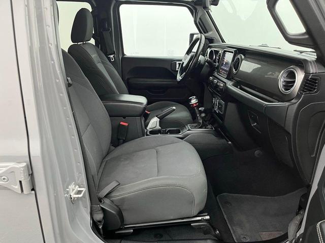 Photo of 2018 Granite Crystal Metallic Clearcoat Jeep Wrangler Unlimited