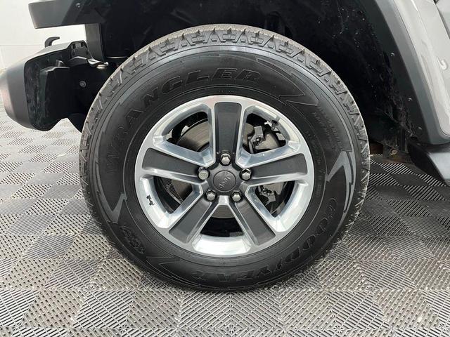 Photo of 2018 Granite Crystal Metallic Clearcoat Jeep Wrangler Unlimited