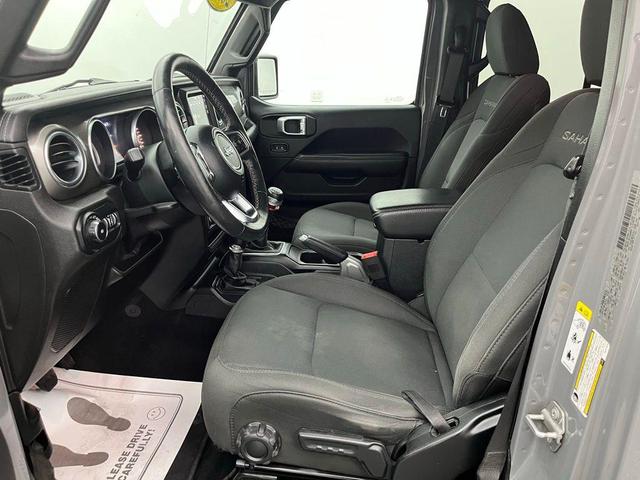 Photo of 2018 Granite Crystal Metallic Clearcoat Jeep Wrangler Unlimited