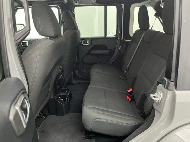 Photo of 2018 Granite Crystal Metallic Clearcoat Jeep Wrangler Unlimited