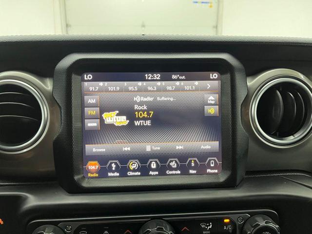 Photo of 2018 Granite Crystal Metallic Clearcoat Jeep Wrangler Unlimited