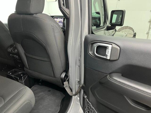 Photo of 2018 Granite Crystal Metallic Clearcoat Jeep Wrangler Unlimited