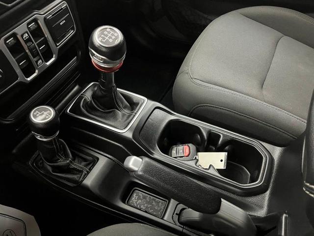 Photo of 2018 Granite Crystal Metallic Clearcoat Jeep Wrangler Unlimited