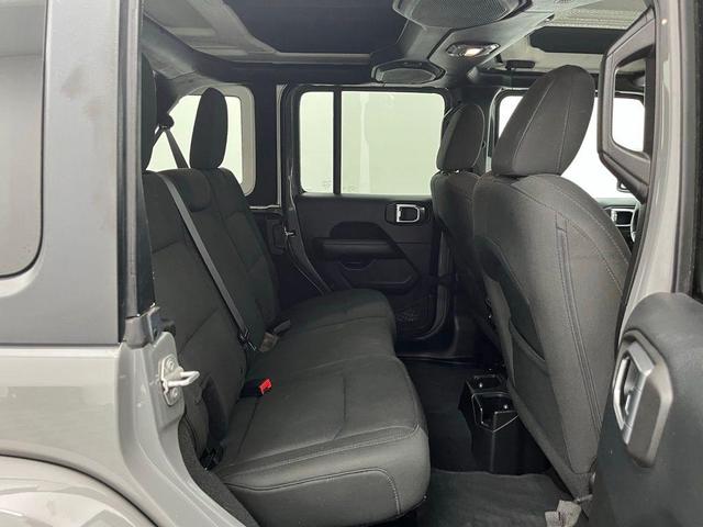 Photo of 2018 Granite Crystal Metallic Clearcoat Jeep Wrangler Unlimited