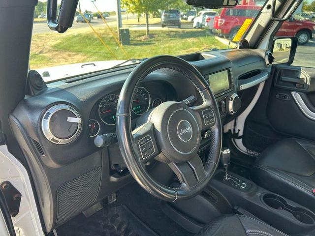 Photo of 2013 Bright White Clearcoat Jeep Wrangler Unlimited