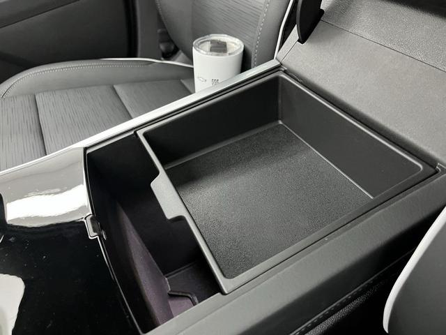 Photo of 2025 Summit White Buick Enclave