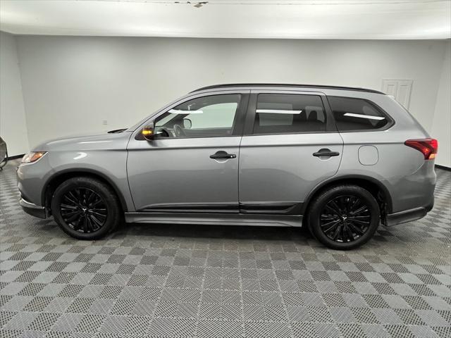 Photo of 2020 Mercury Gray Metallic Mitsubishi Outlander