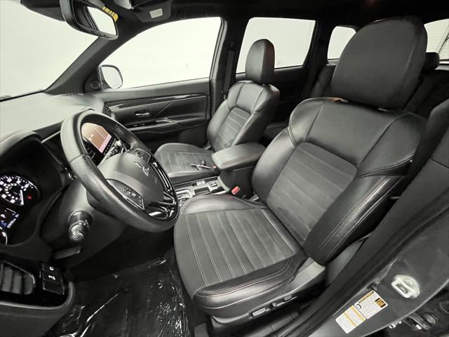 Photo of 2020 Mercury Gray Metallic Mitsubishi Outlander
