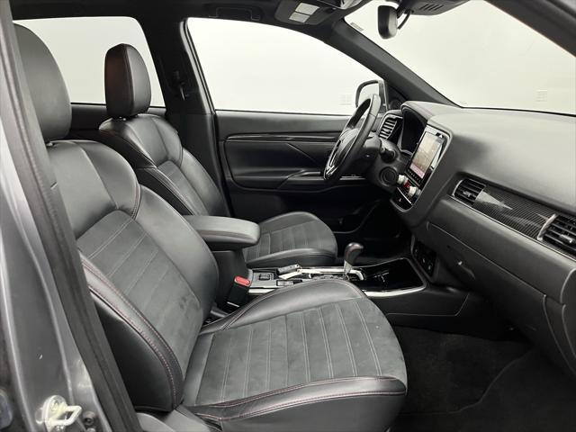 Photo of 2020 Mercury Gray Metallic Mitsubishi Outlander