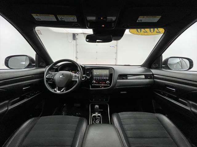 Photo of 2020 Mercury Gray Metallic Mitsubishi Outlander