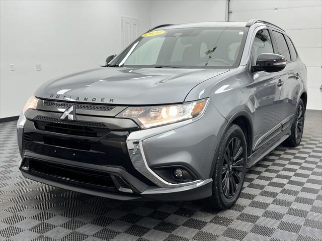 Photo of 2020 Mercury Gray Metallic Mitsubishi Outlander