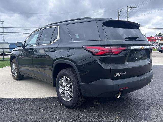 Photo of 2023 Mosaic Black Metallic Chevrolet Traverse