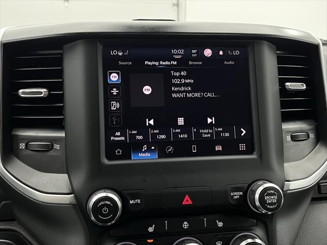 Photo of 2022 Diamond Black Crystal Pearlcoat RAM 1500