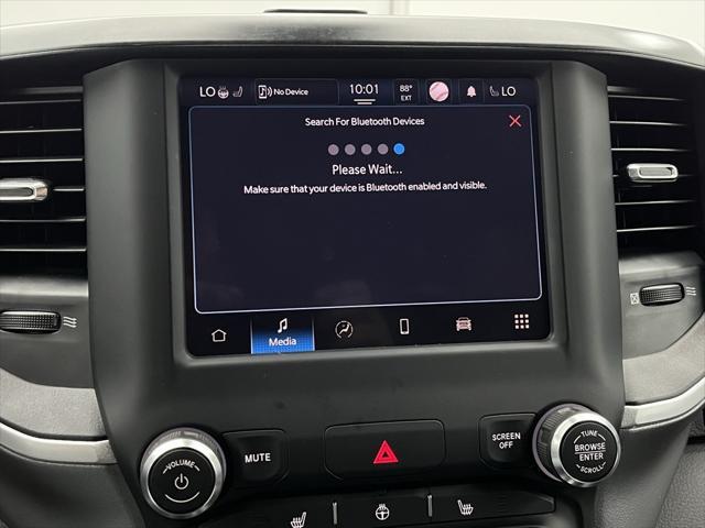 Photo of 2022 Diamond Black Crystal Pearlcoat RAM 1500