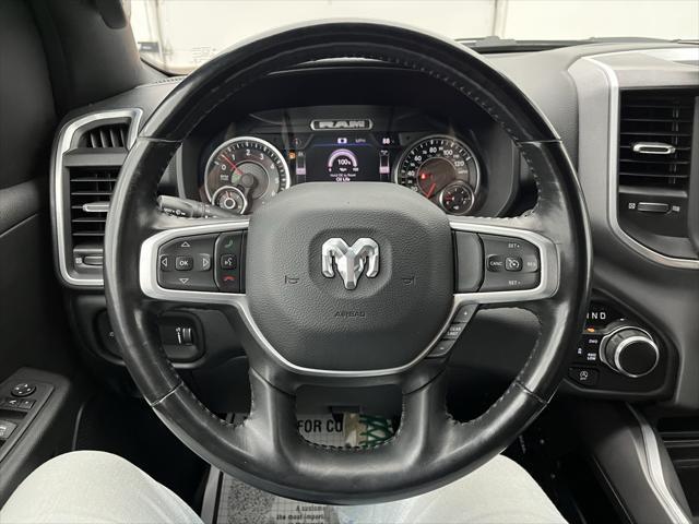 Photo of 2022 Diamond Black Crystal Pearlcoat RAM 1500