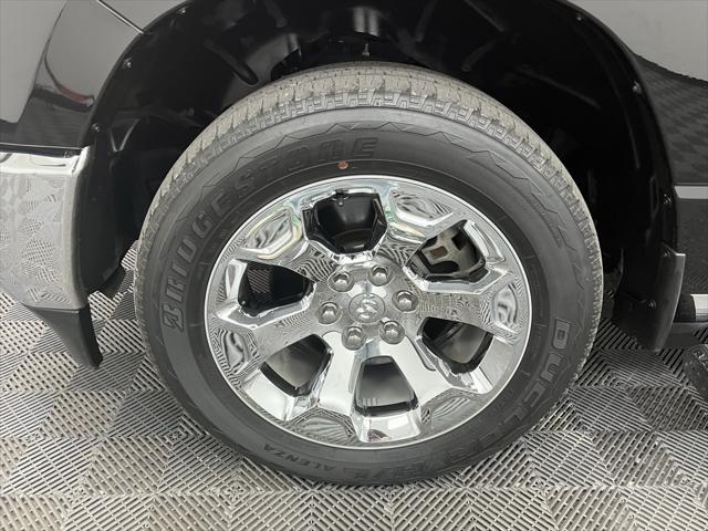 Photo of 2022 Diamond Black Crystal Pearlcoat RAM 1500