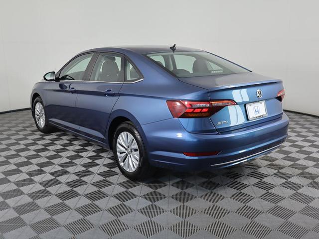 Photo of 2019 Silk Volkswagen Jetta
