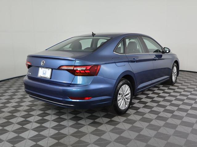 Photo of 2019 Silk Volkswagen Jetta