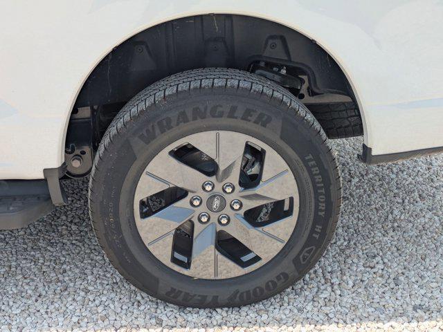 Photo of 2025 Oxford White Ford F-150 Lightning