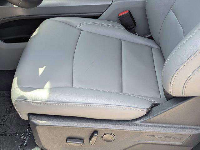 Photo of 2025 Oxford White Ford F-150 Lightning