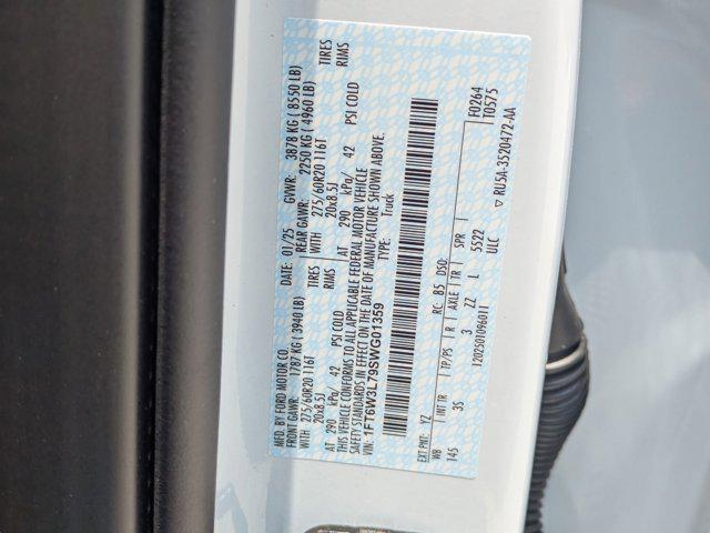 Photo of 2025 Oxford White Ford F-150 Lightning