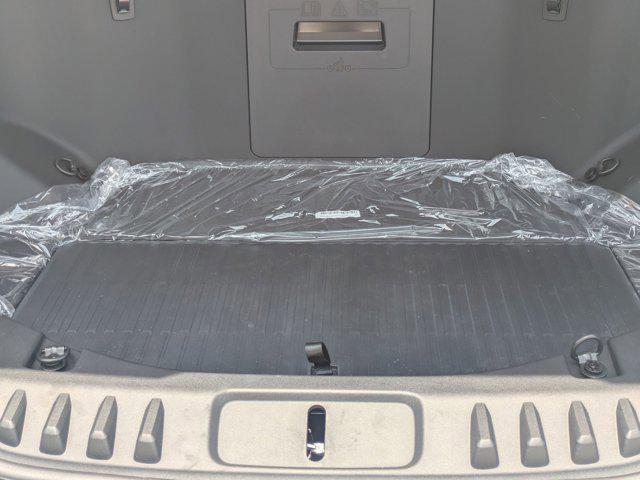Photo of 2025 Oxford White Ford F-150 Lightning
