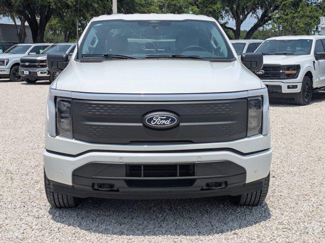 Photo of 2025 Oxford White Ford F-150 Lightning
