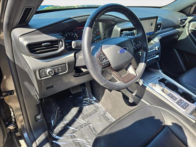 Photo of 2020 Oxford White Ford Explorer